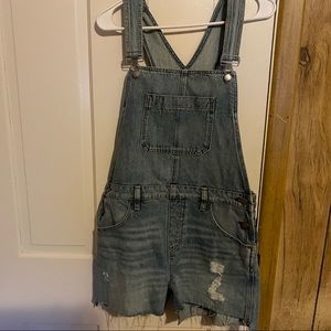 ⚠️MOVING SALE⚠️ Hudson Distressed Medium Wash Overalls S/M